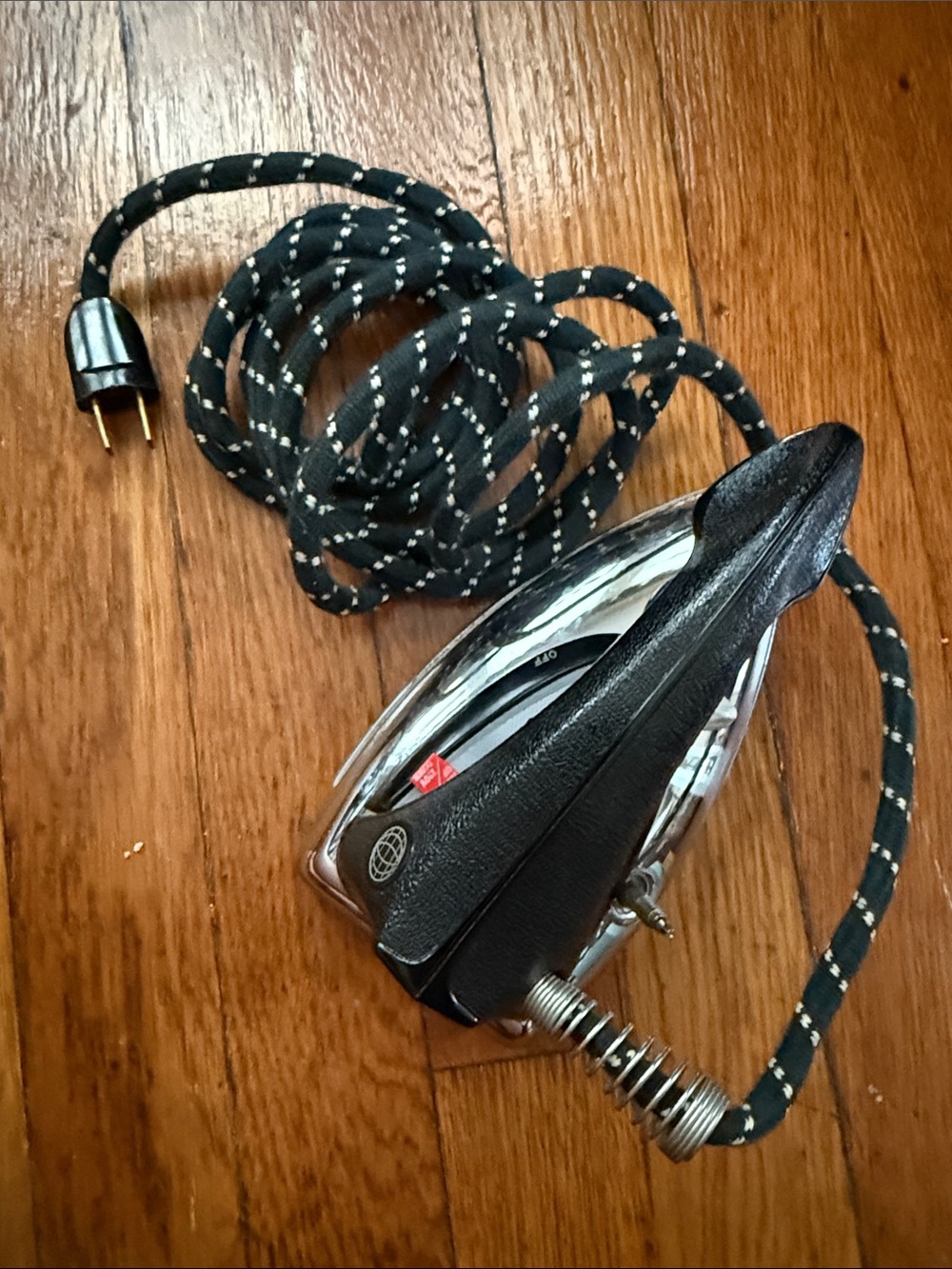 Vintage General Electric mid-century travel iron 8 inch